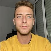 Estudiante de derecho con buenas notas durante ESO y bachillerato se ofrece para dar clase de todas las materias desde primaria hasta bachillerato. Paciencia, entusiasmo y perseverancia